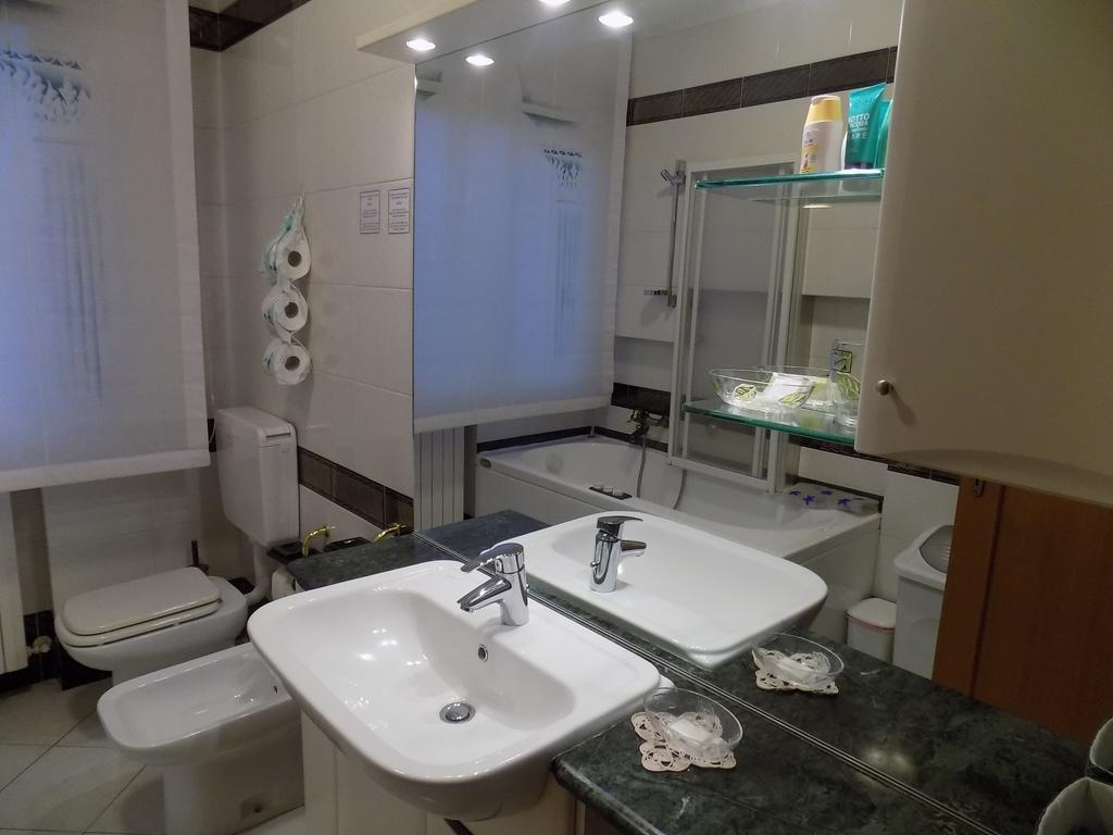 Aparthotel Feeling At Home Castenaso Ruang foto